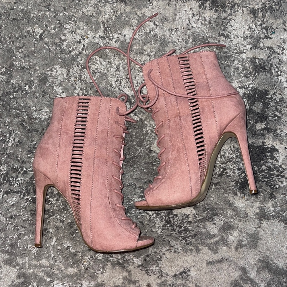 Pre owned shoedazzle pink size 7